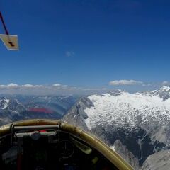Flugwegposition um 11:06:35: Aufgenommen in der Nähe von Gemeinde Ehrwald, Ehrwald, Österreich in 2402 Meter
